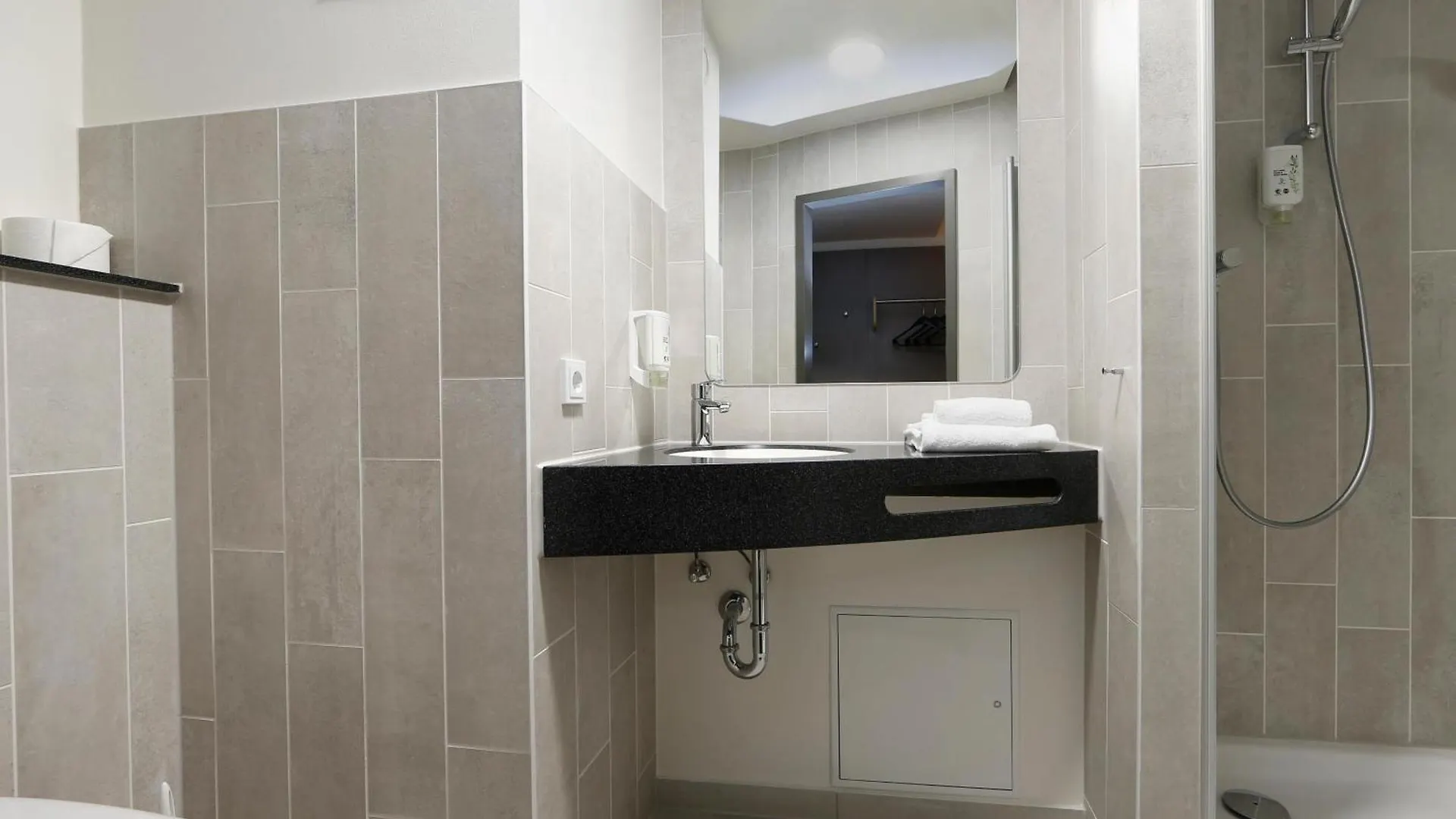**  B&B Hotel Berlin City-West Tyskland