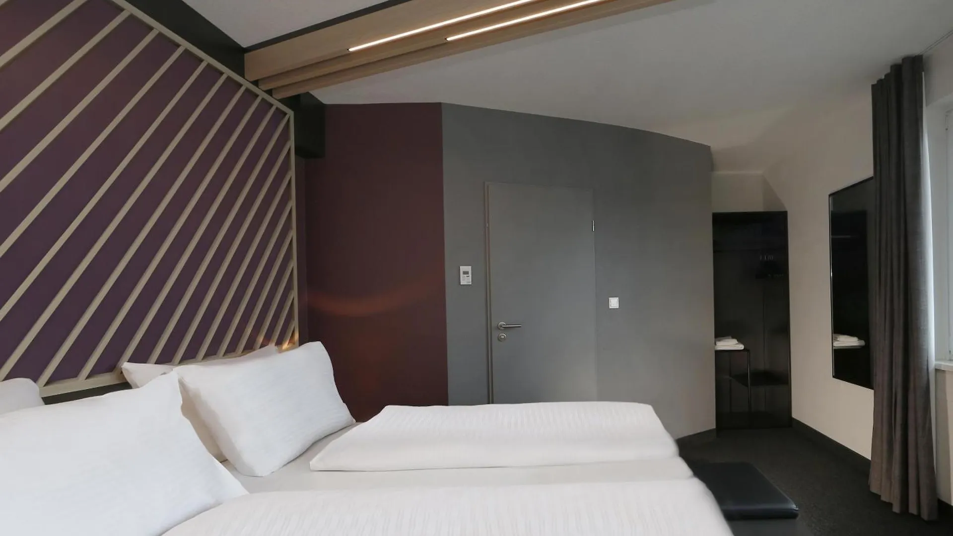 B&B Hotel Berlin City-West 2*,  Germany